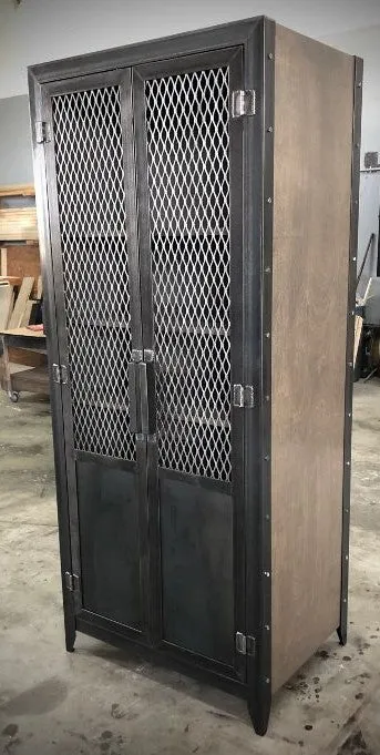#053 - Industrial Club Locker