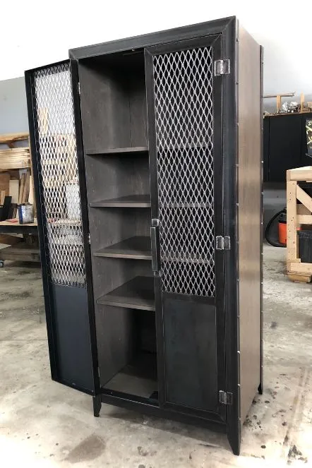 #053 - Industrial Club Locker