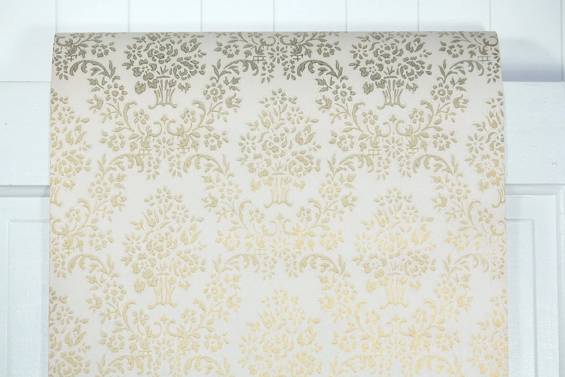 1960s Floral Damask Vintage Wallpaper