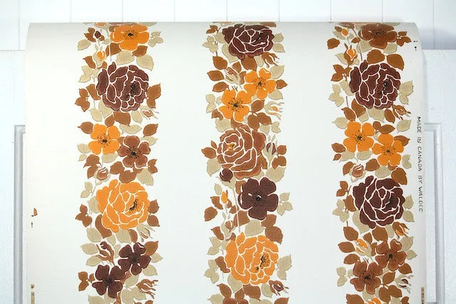 1970s Floral Vintage Wallpaper