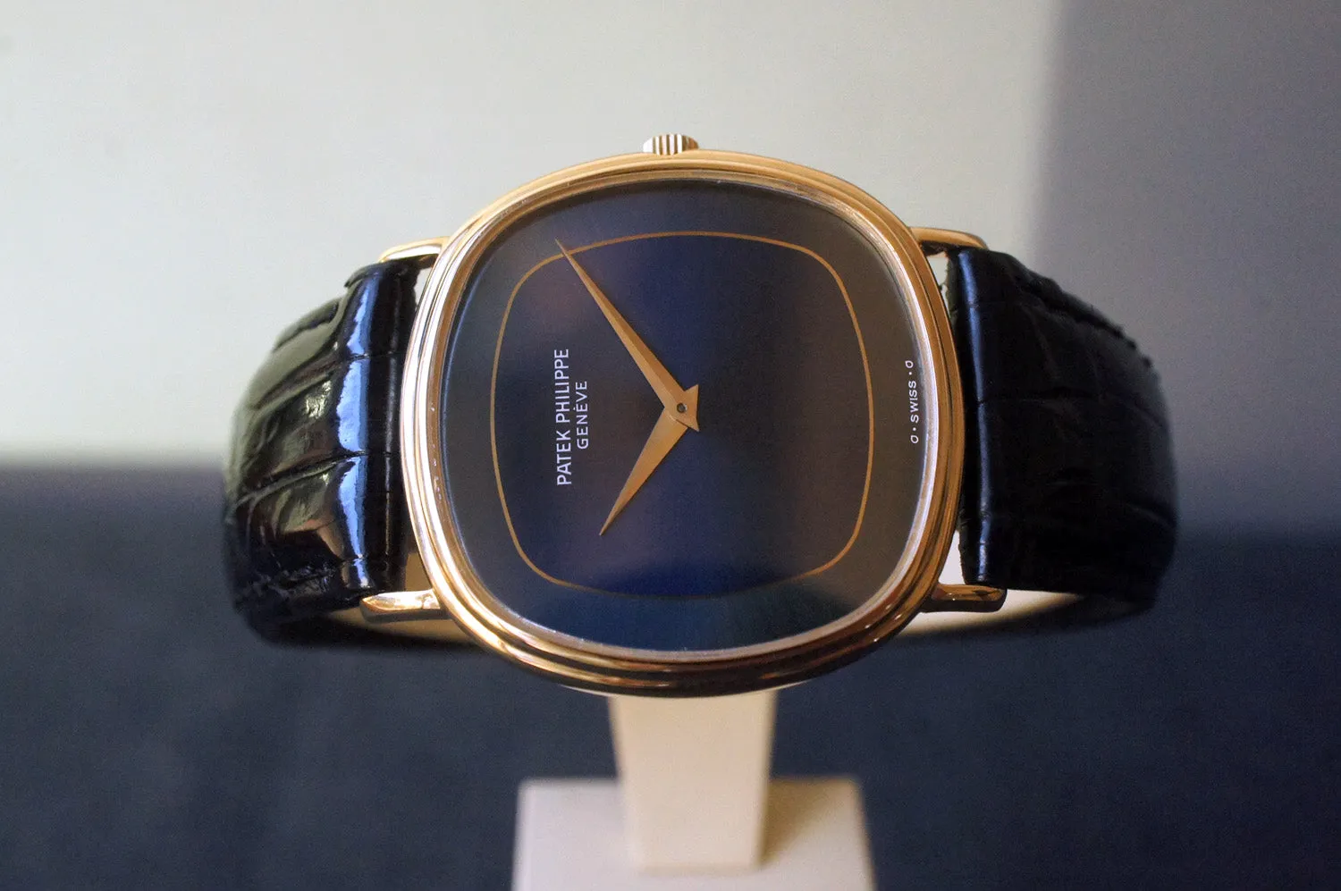 1978 PATEK PHILIPPE GOLDEN ELLIPSE REF.3862 TO-TONE DIAL RARE
