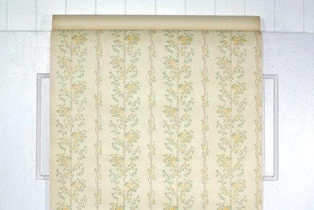 1980s Floral Vintage Wallpaper