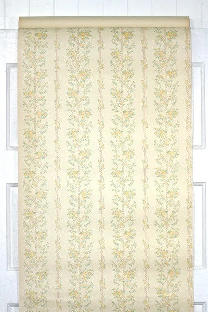 1980s Floral Vintage Wallpaper