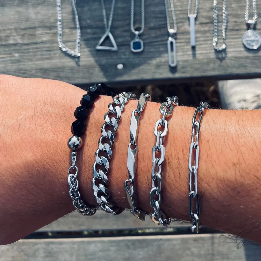 Aeneas Modern Silver Look