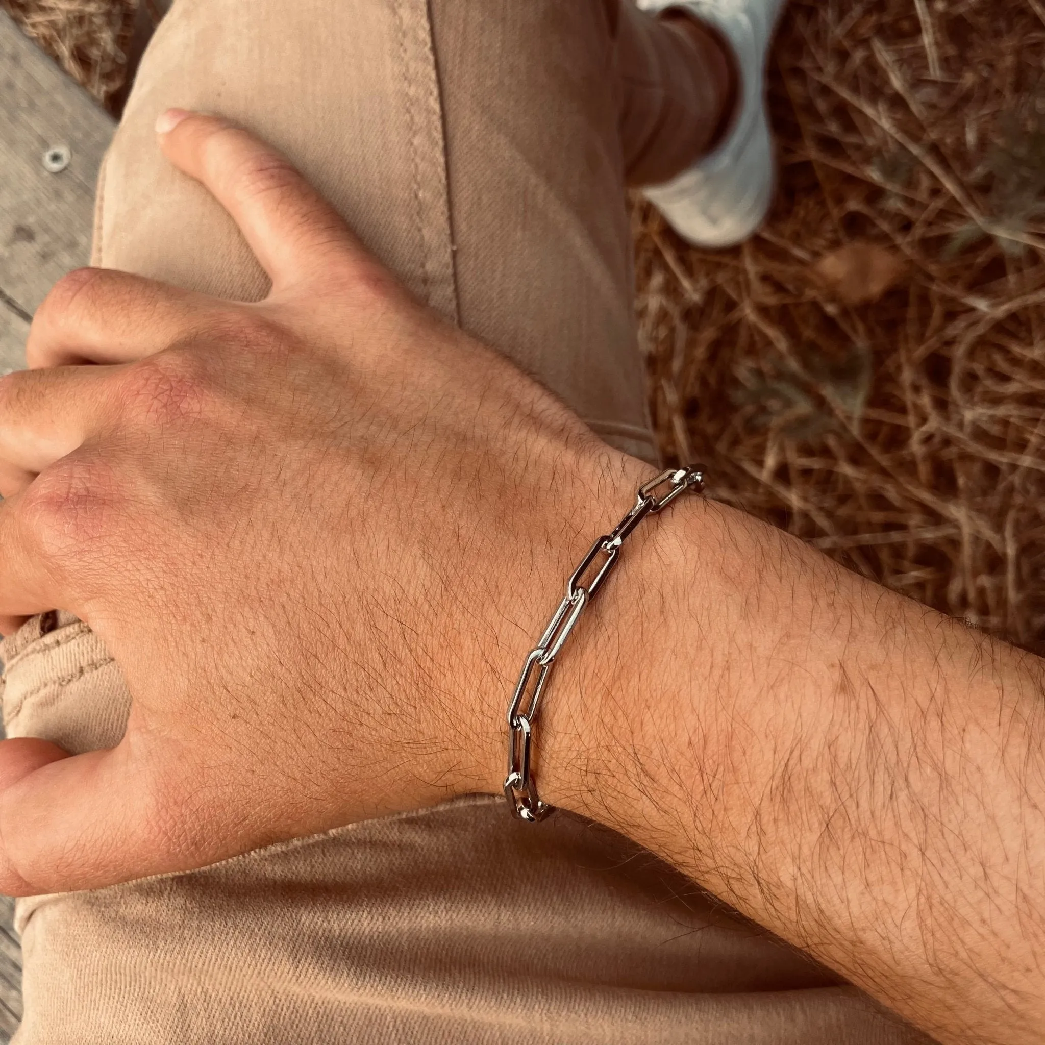 Aeneas Modern Silver Look