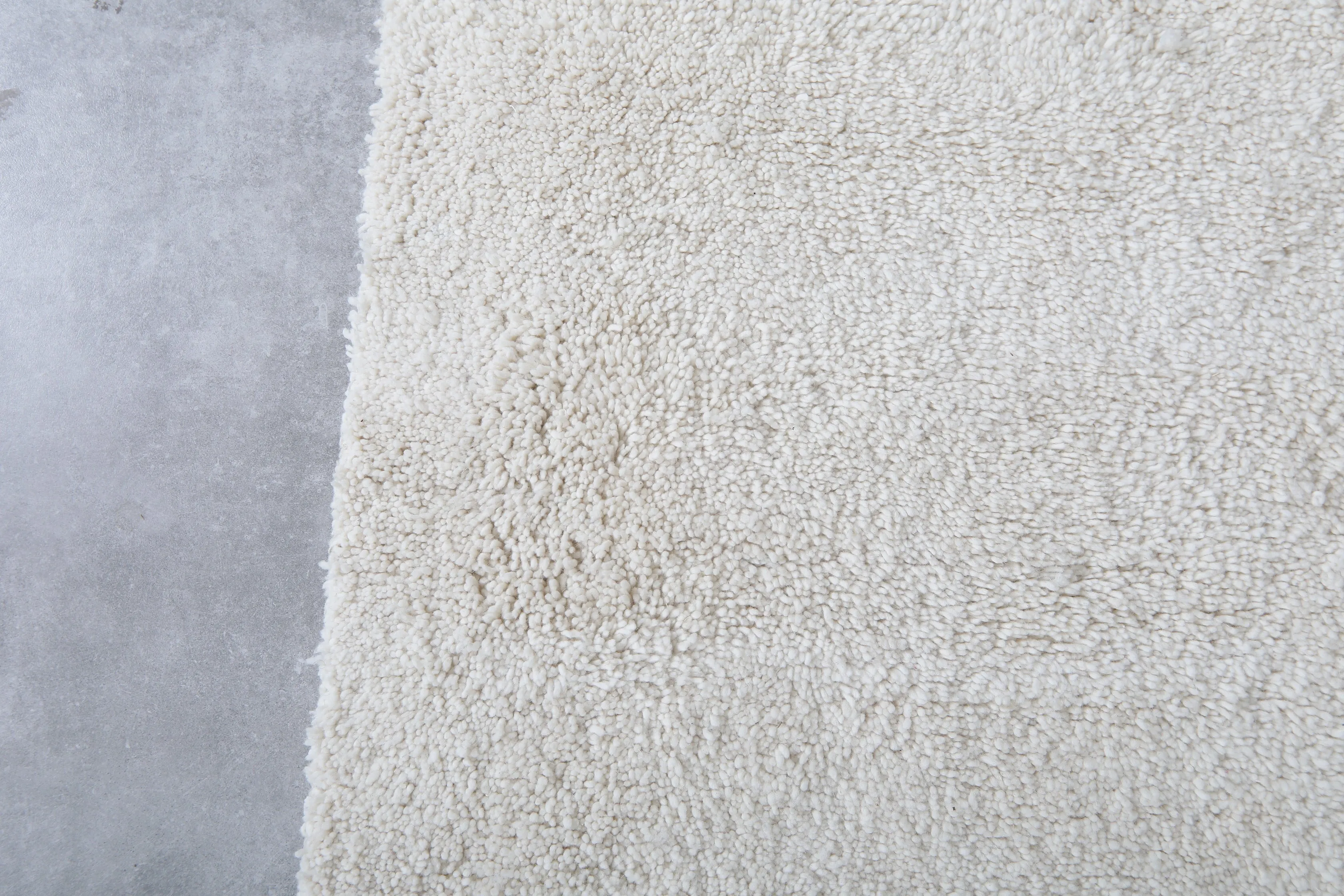 Beni Ourain Moroccan Rug - Handwoven 6 x 8.2 Feet | Modern Wool Design
