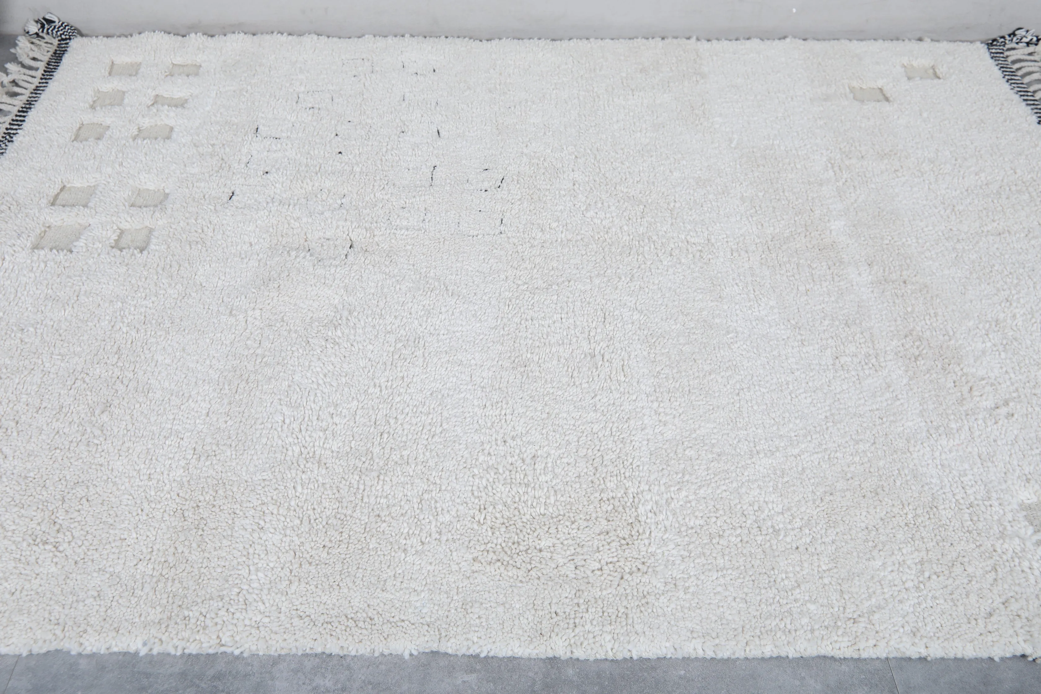 Beni Ourain Moroccan Rug - Handwoven 6 x 8.2 Feet | Modern Wool Design