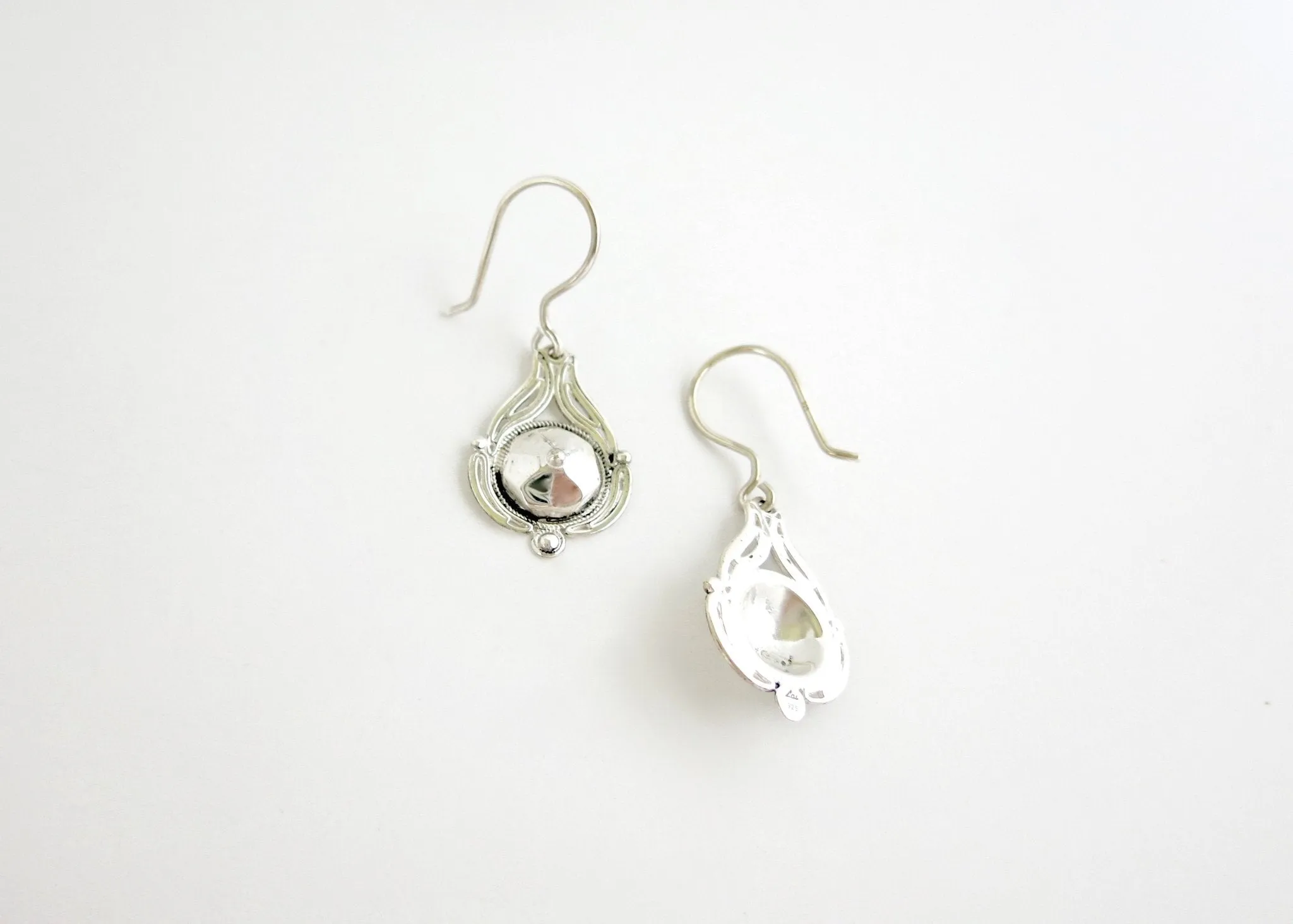 Dainty, faceted center, filigree Victorian earrings