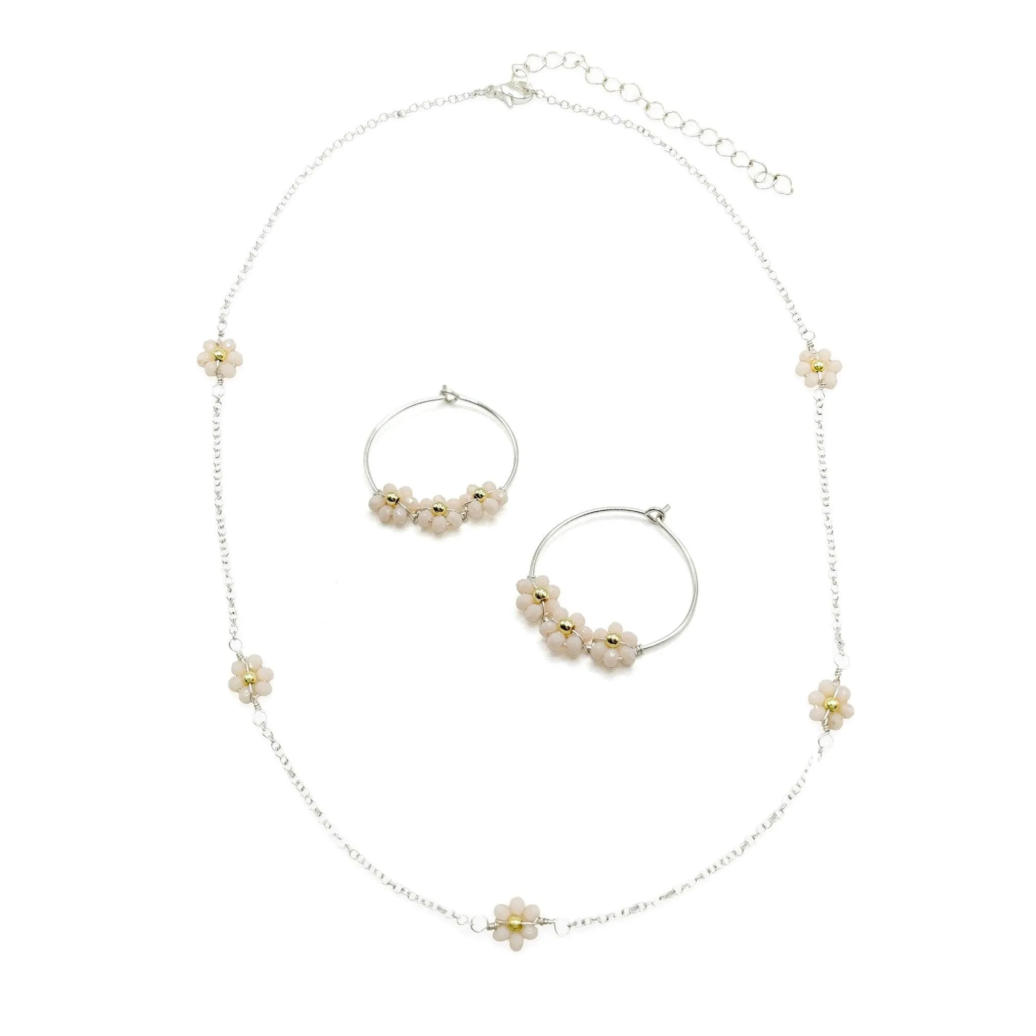 Daisy silver necklace