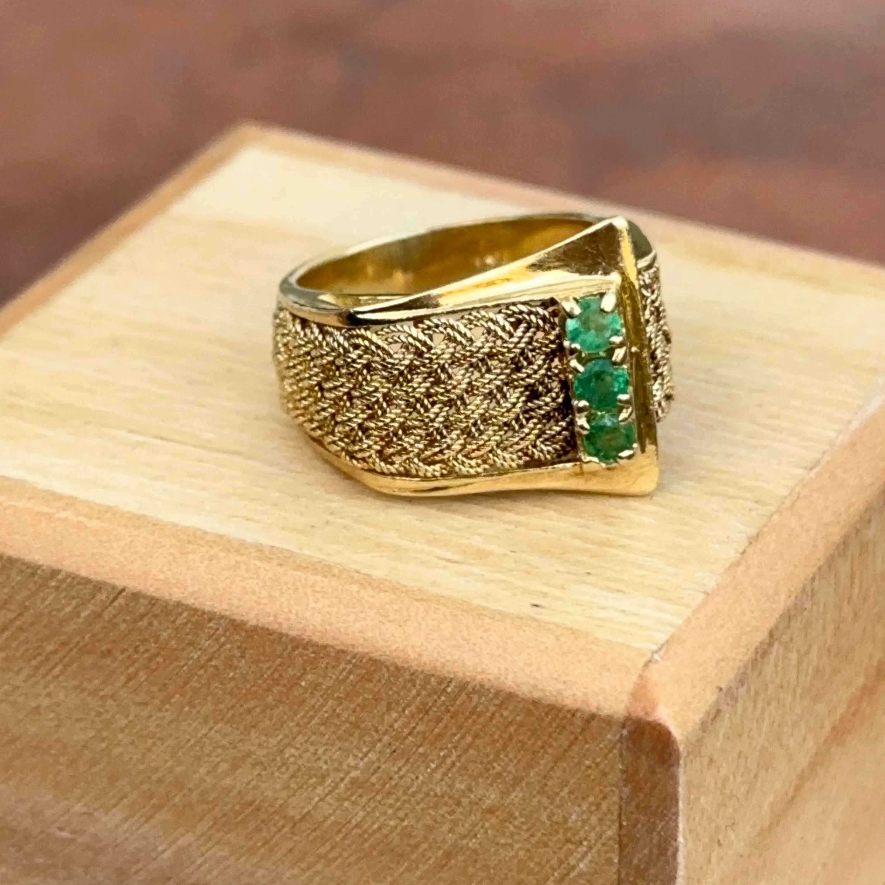 Estate 18KT Yellow Gold Emerald Belt Buckle Ring