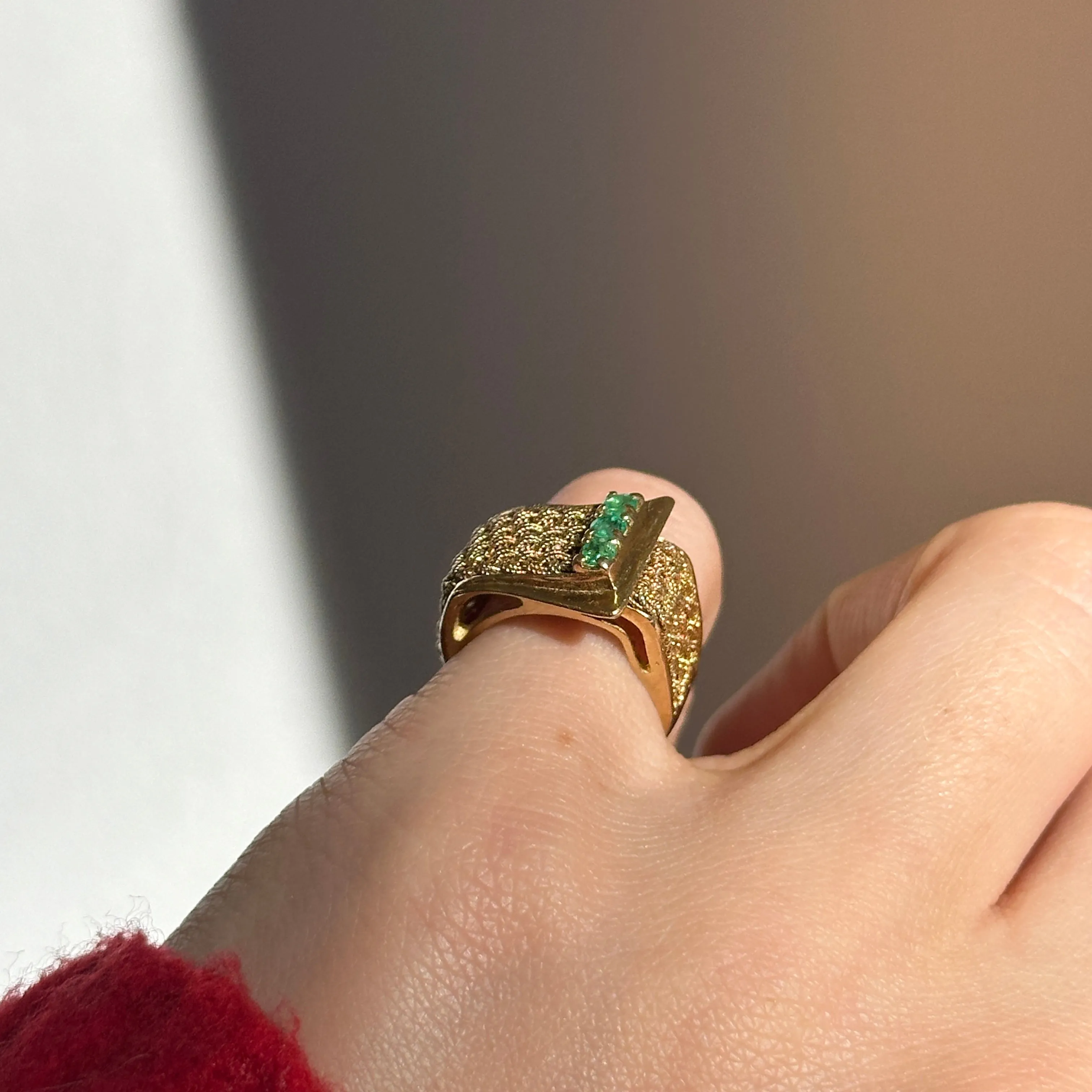 Estate 18KT Yellow Gold Emerald Belt Buckle Ring