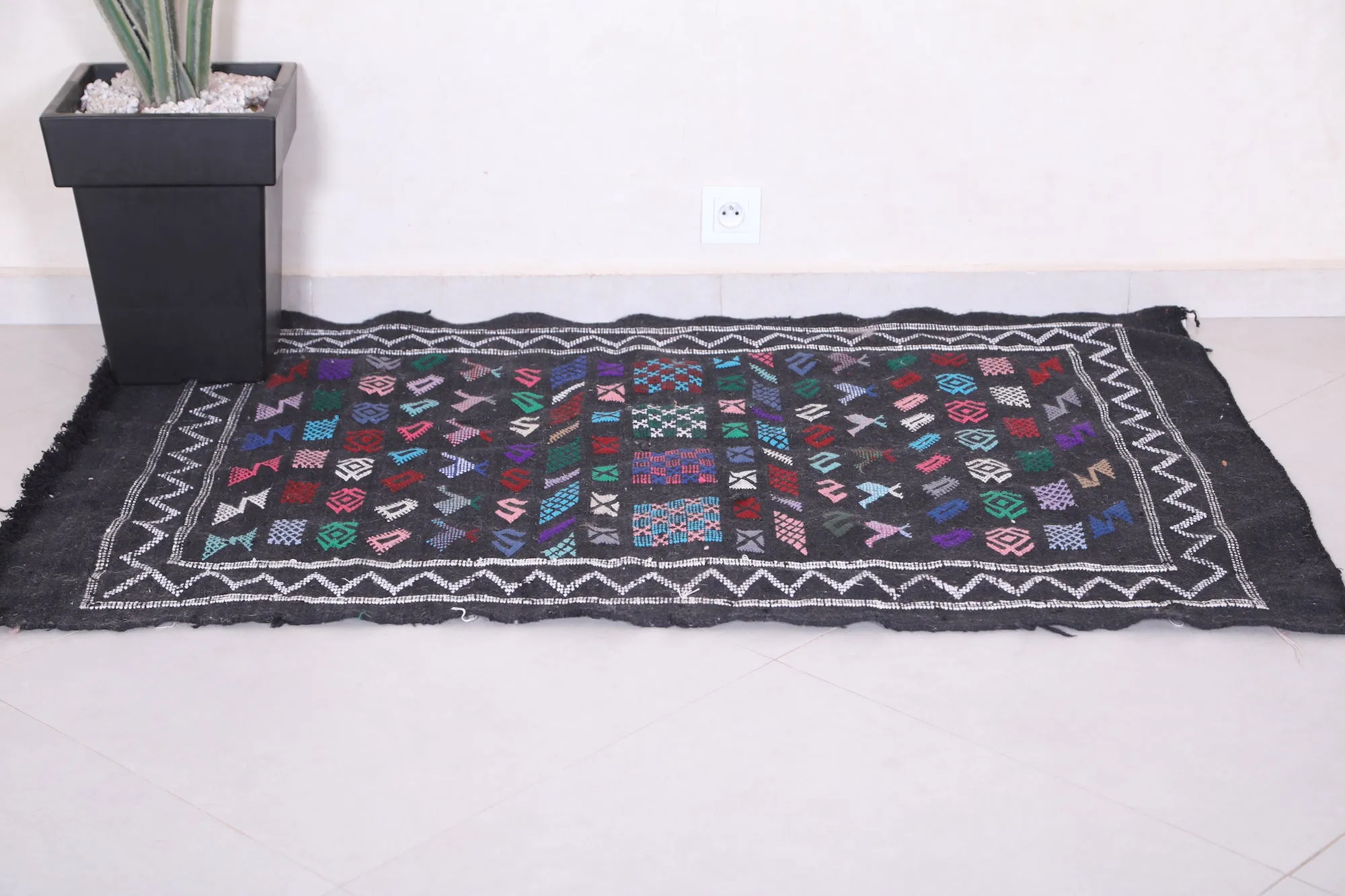 Flat Woven Kilim Rug - 3.3 FT X 4.9 FT | Moroccan Handmade Decor