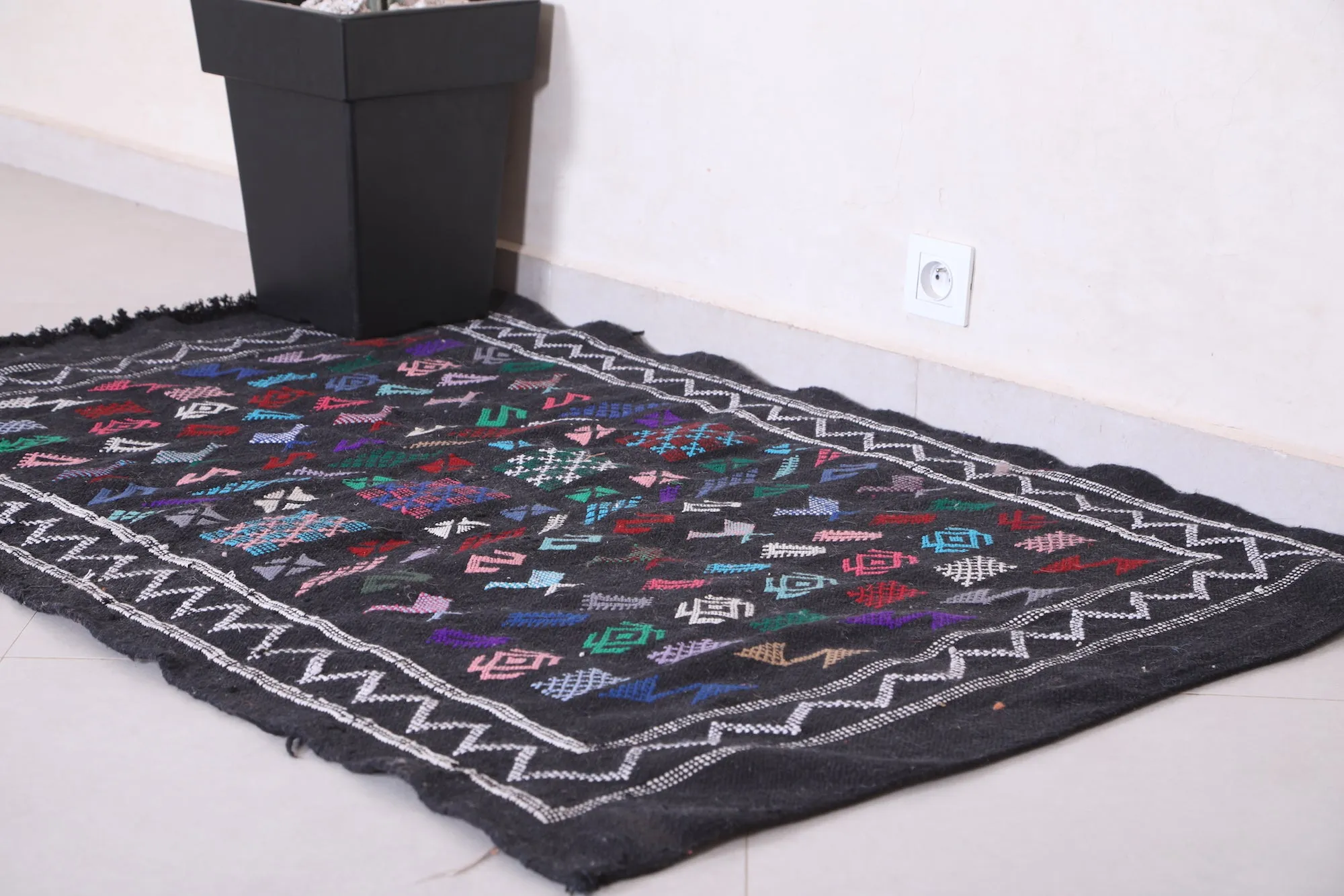 Flat Woven Kilim Rug - 3.3 FT X 4.9 FT | Moroccan Handmade Decor