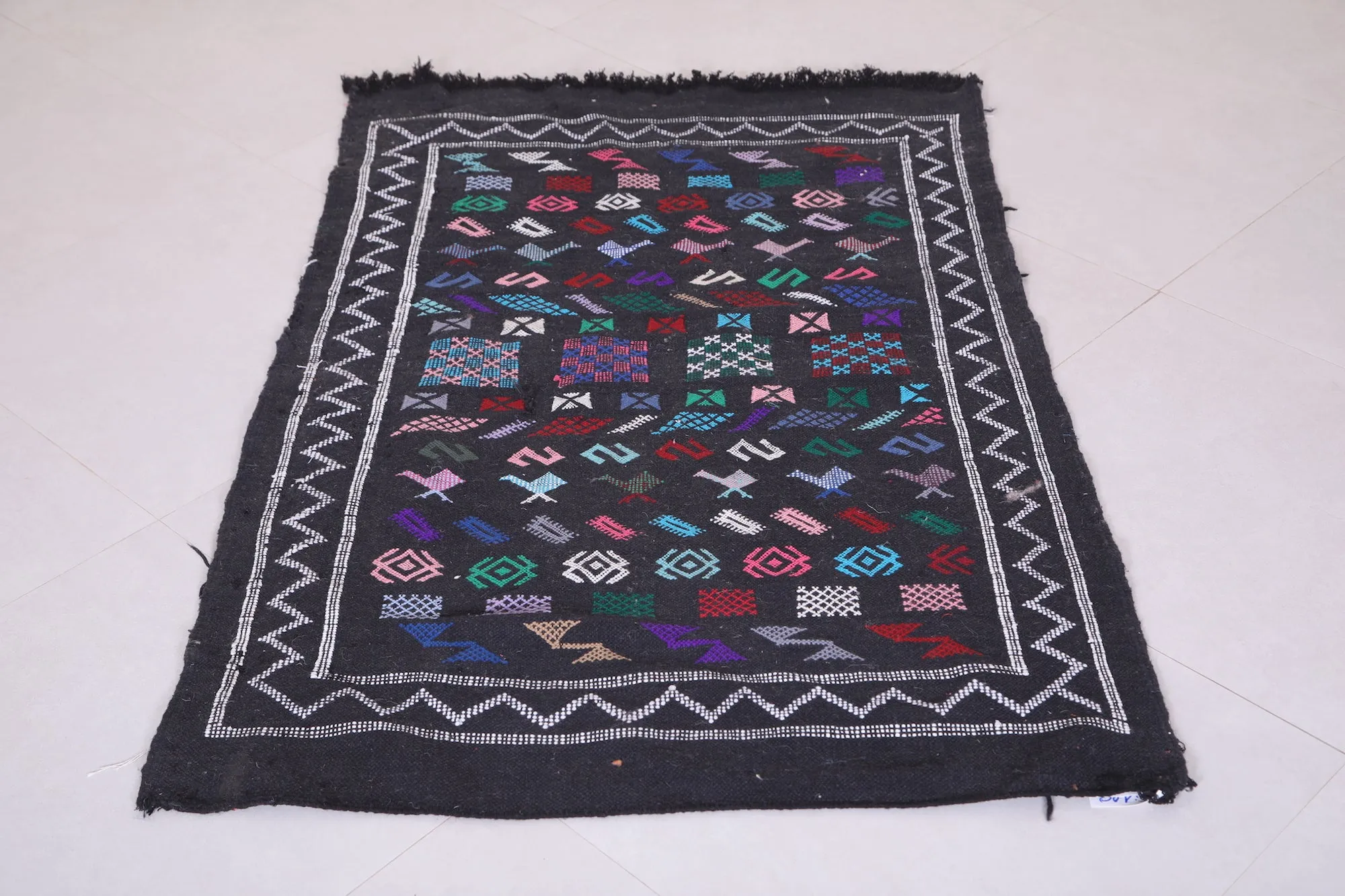 Flat Woven Kilim Rug - 3.3 FT X 4.9 FT | Moroccan Handmade Decor