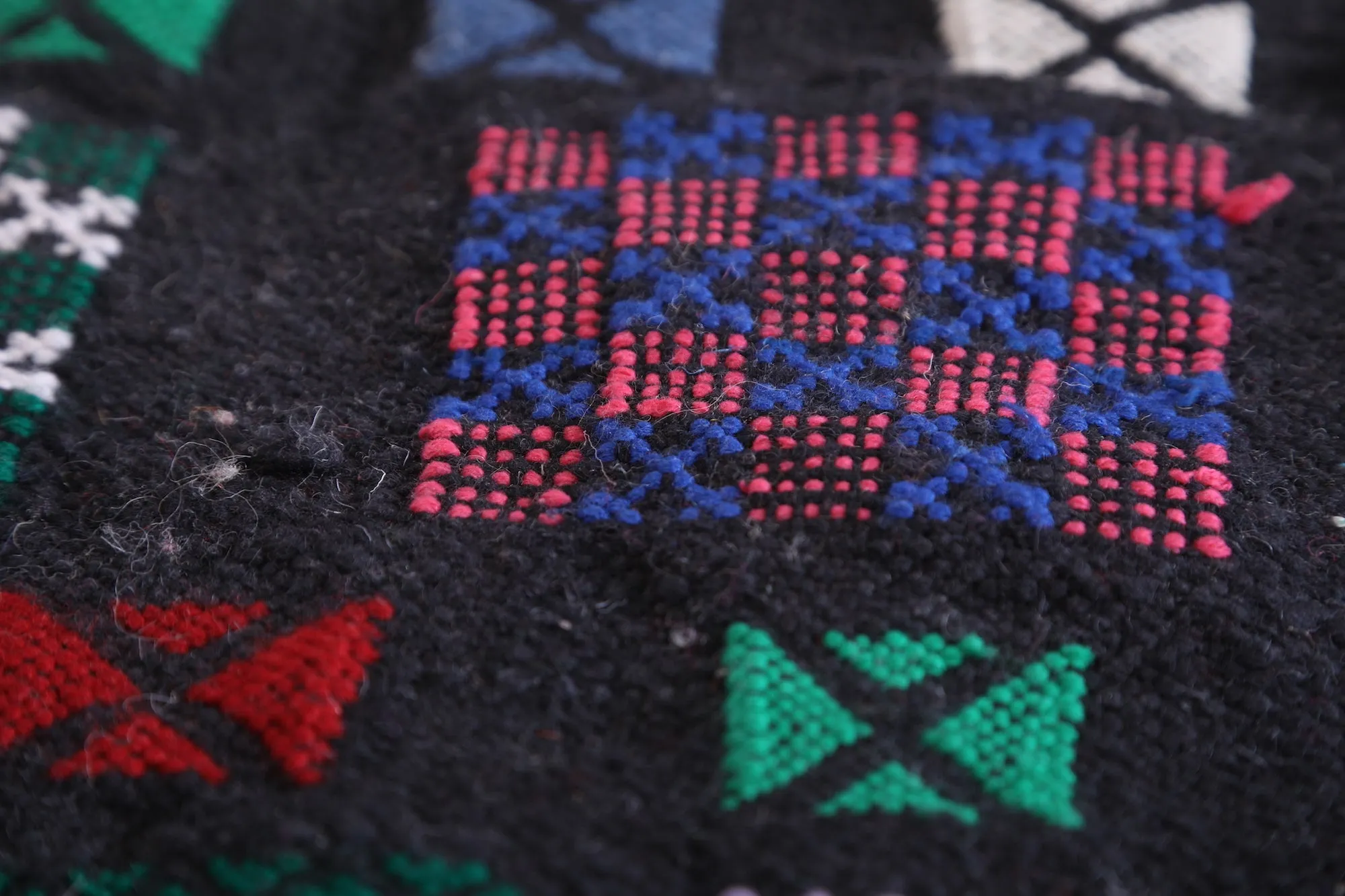 Flat Woven Kilim Rug - 3.3 FT X 4.9 FT | Moroccan Handmade Decor