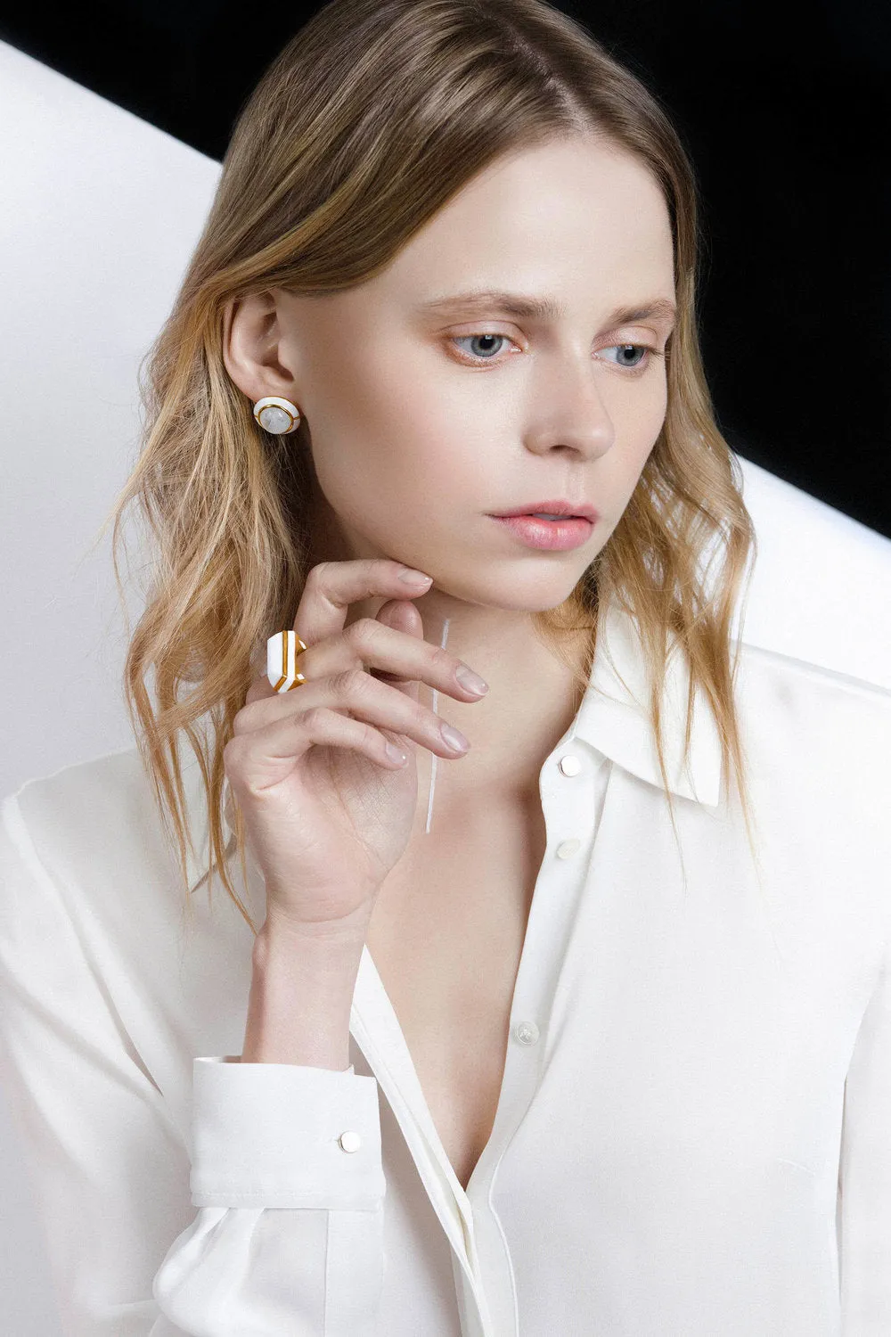 GEO WHITE FACETED RING