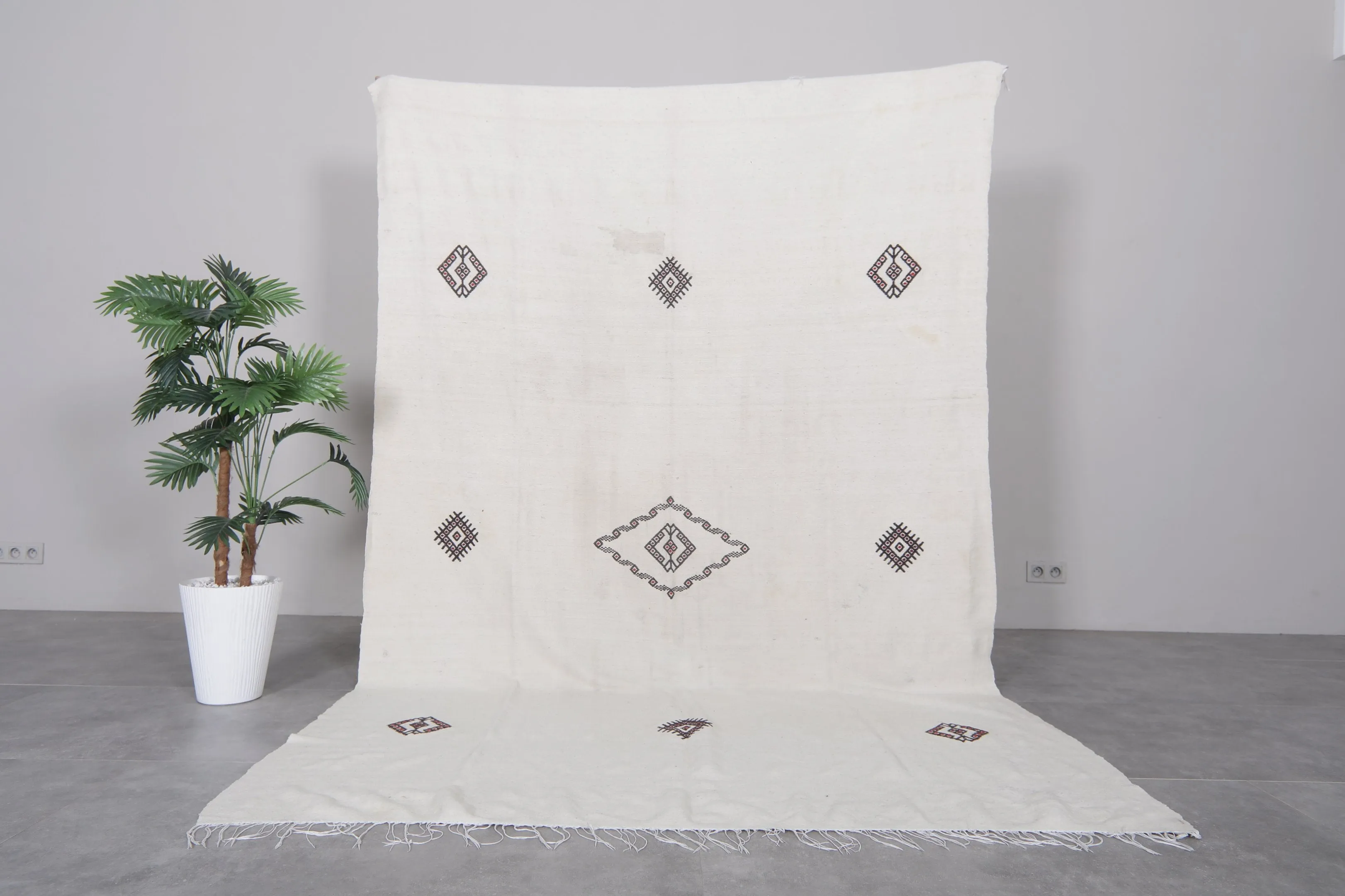 Handwoven Kilim 6.2x9.2 FT - Moroccan Geometric Rug