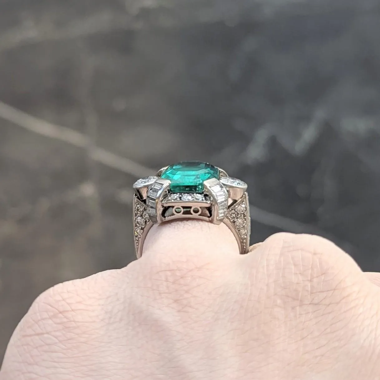 Mid-Century 9.90 CTW Colombian Emerald Diamond Platinum Vintage Cocktail Ring AGL