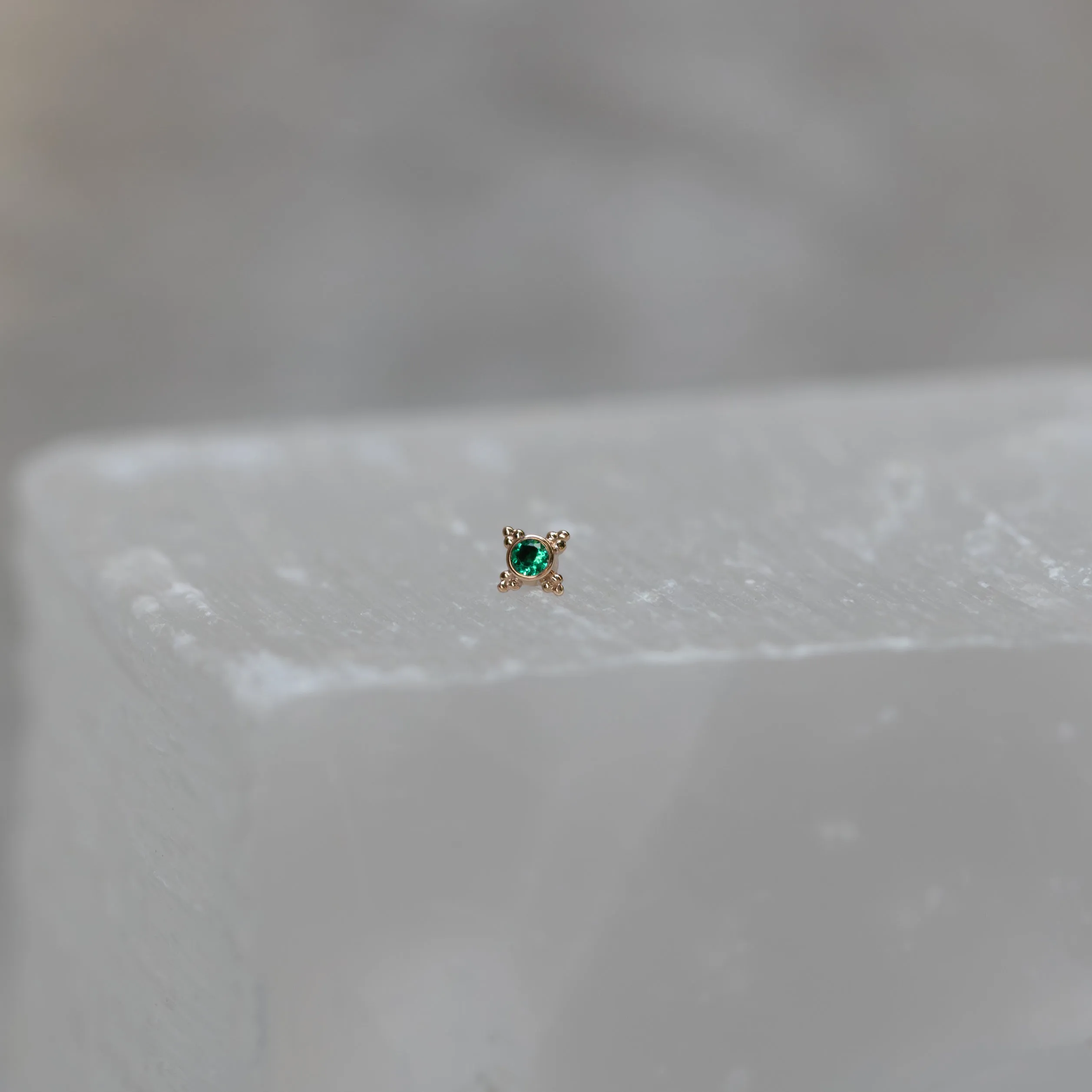 Mini Kandy with Emerald Threadless End