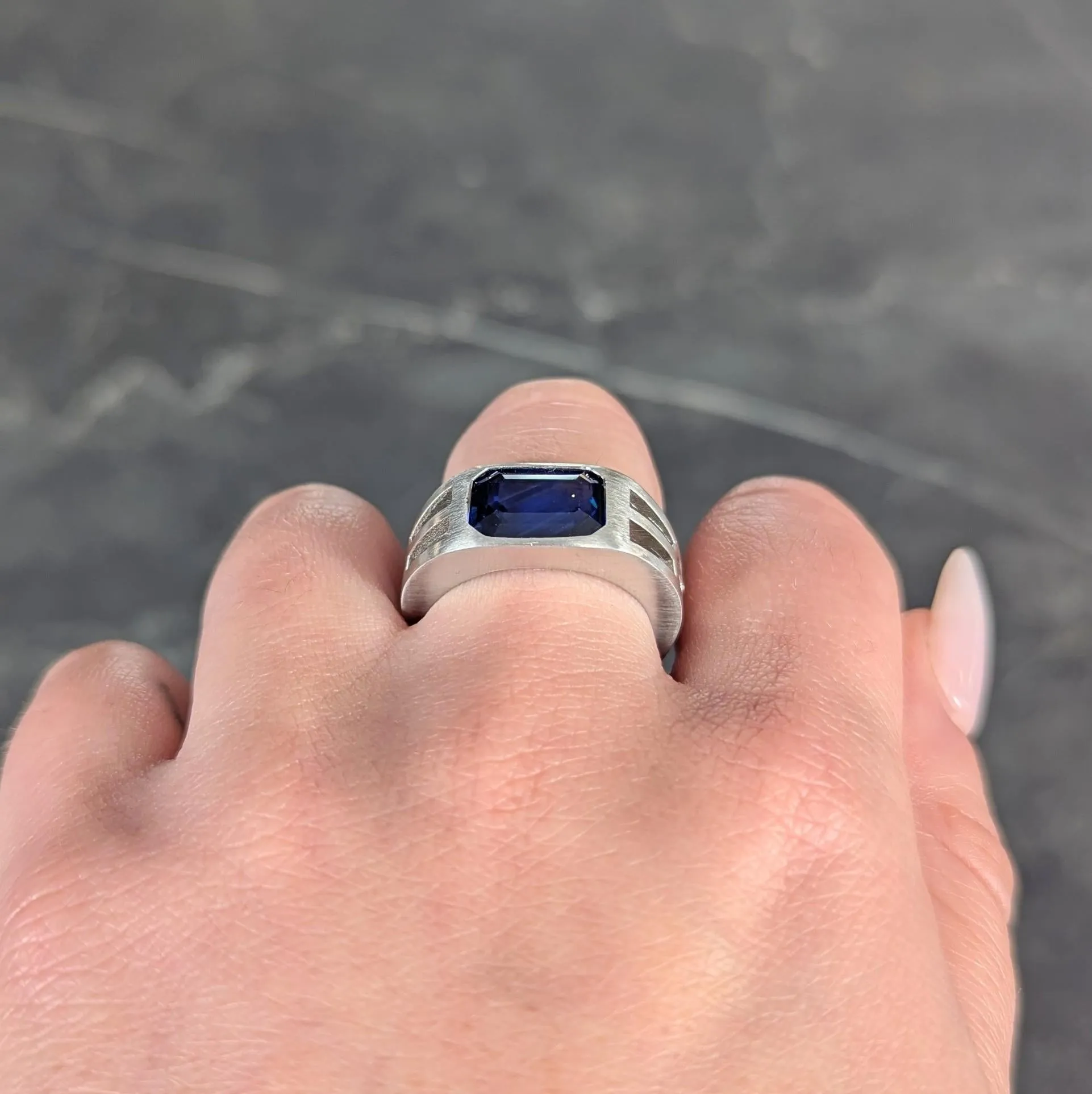 Modernist 5.60 CT Blue Sapphire Platinum Geometric Unisex Men's Signet Ring