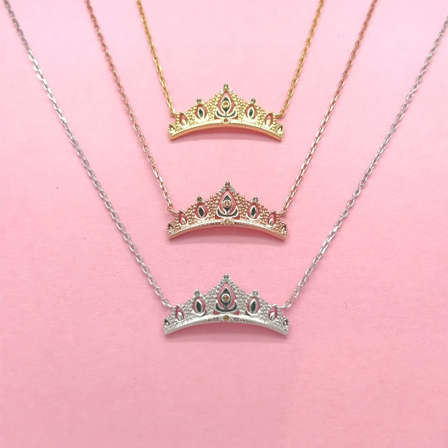 Queen of Arendelle Necklace