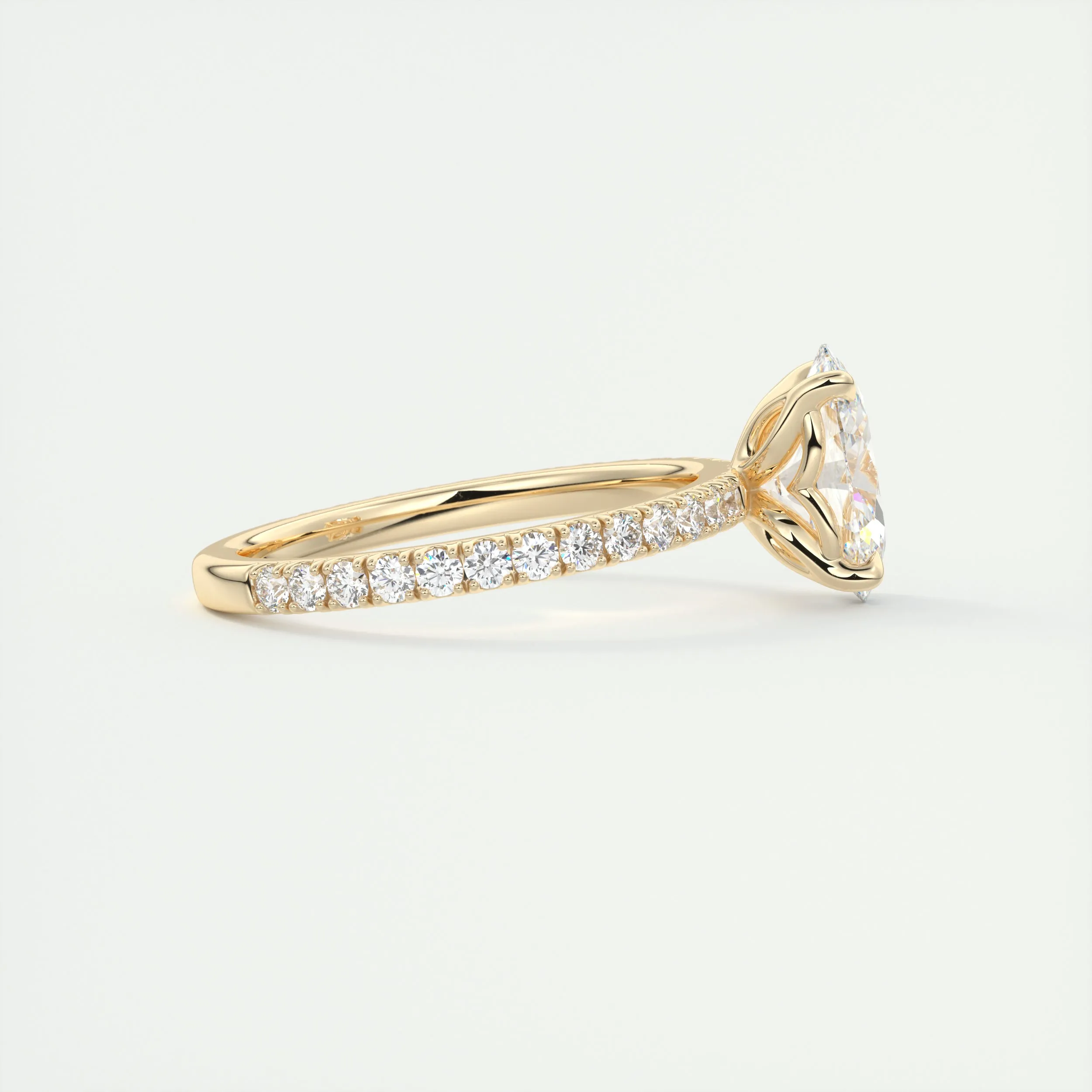 Royale Pavé | Oval
