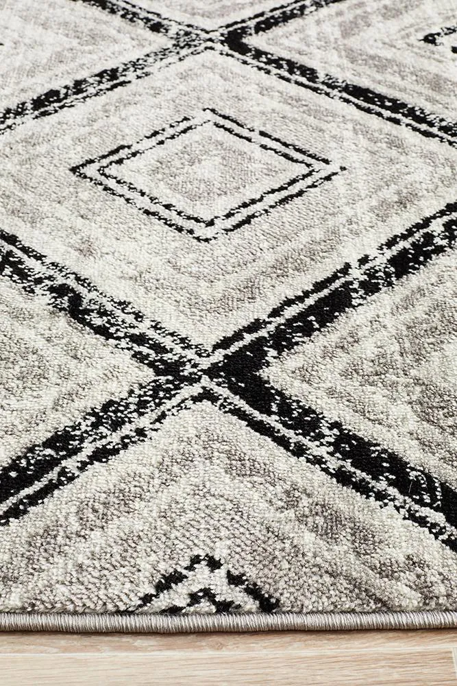 Sabrina Geo Diamonds Rug Grey Black