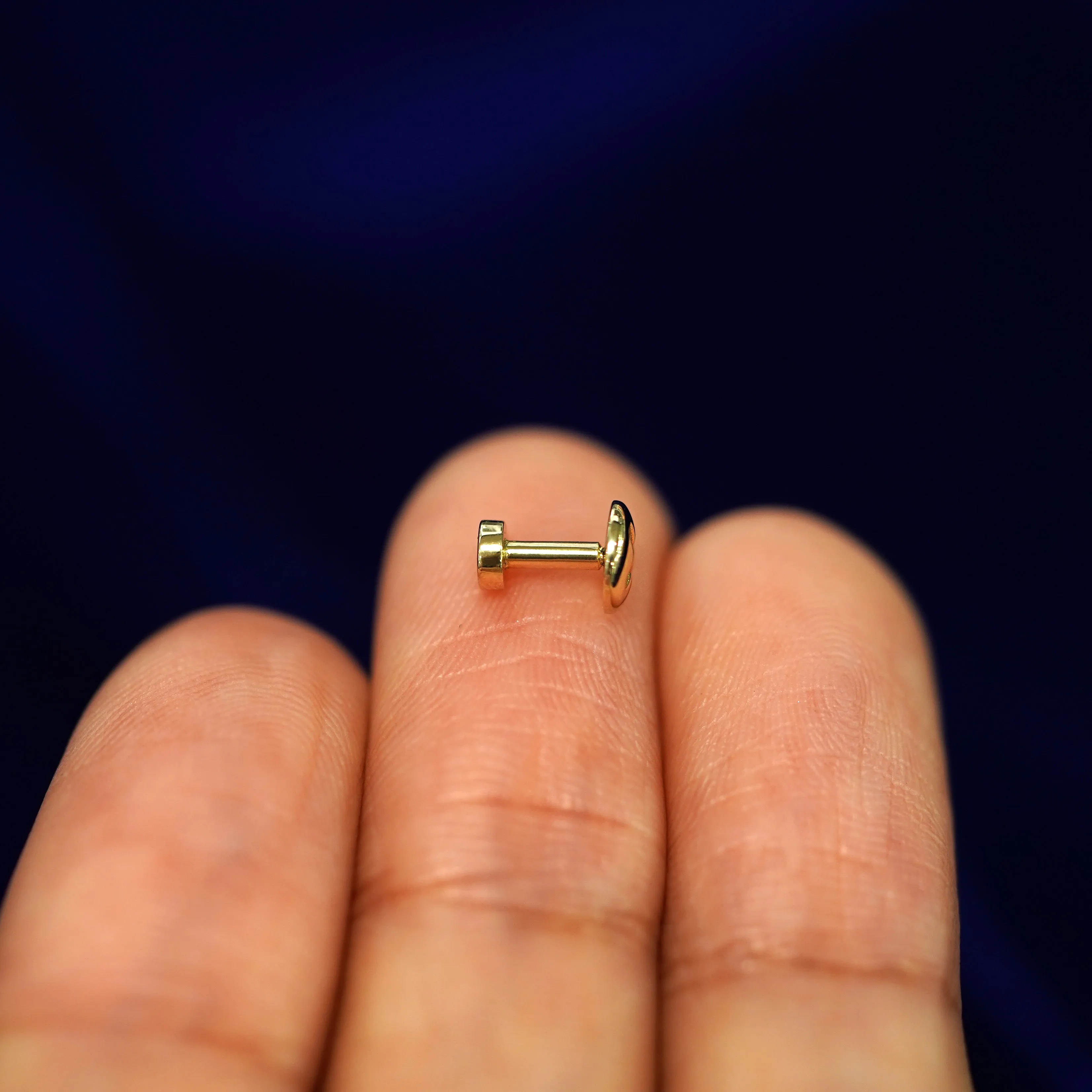 Screw Flatback Piercing