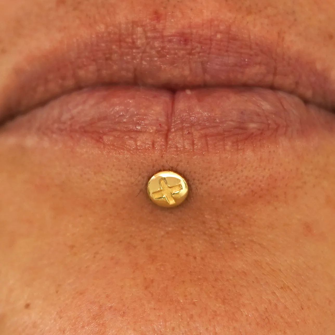 Screw Flatback Piercing