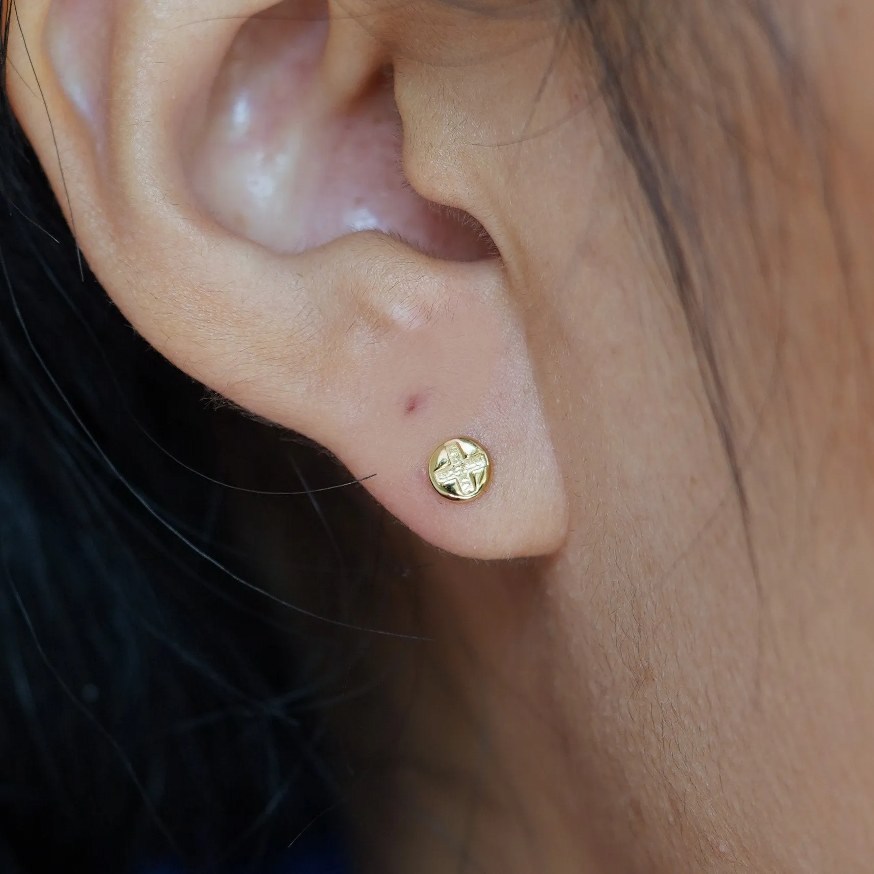 Screw Flatback Piercing