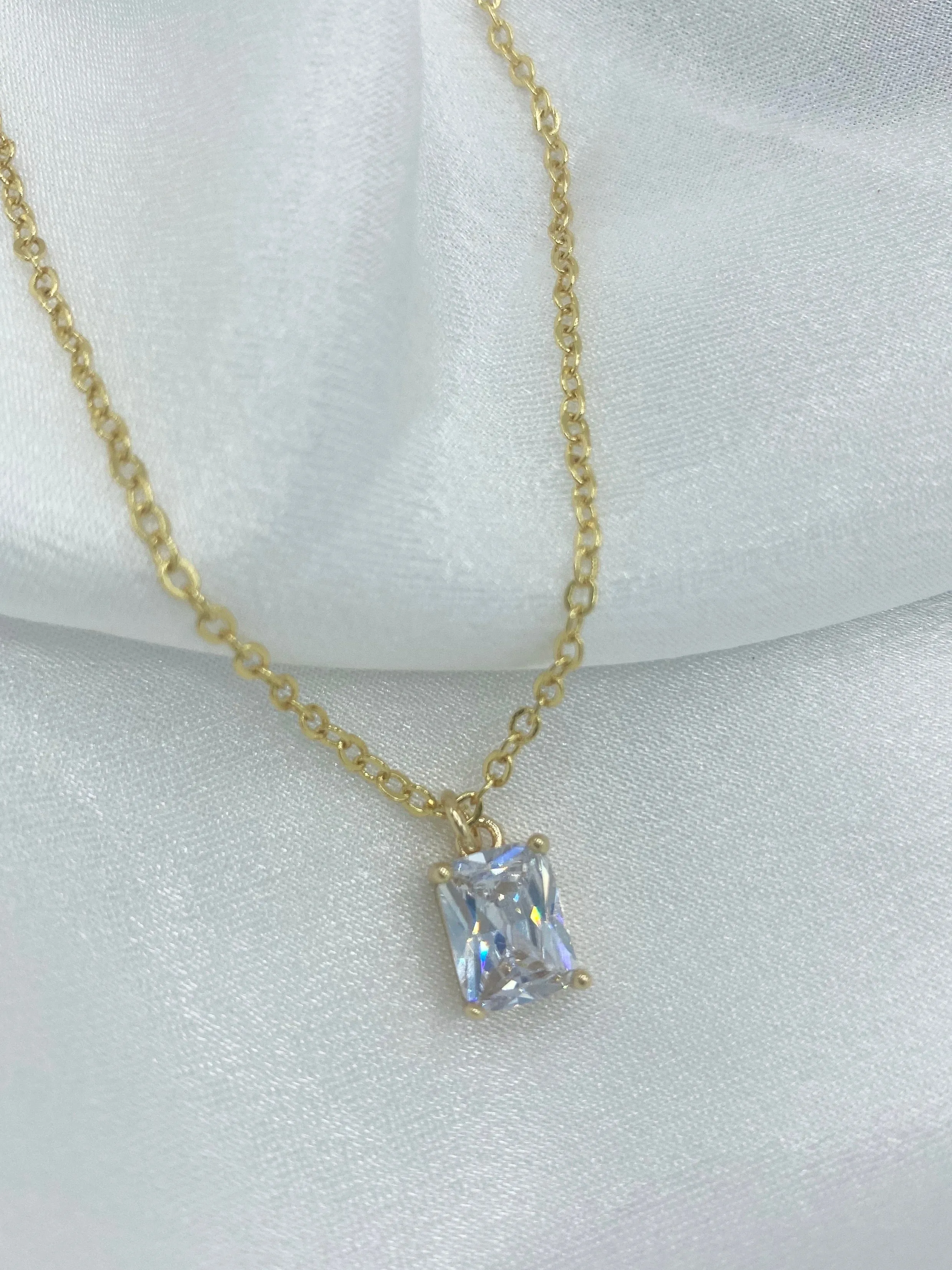 Snoh Crystal Necklace