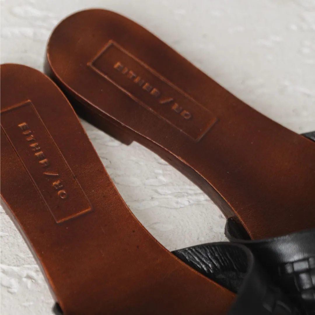 The Buckle Slide [Black]