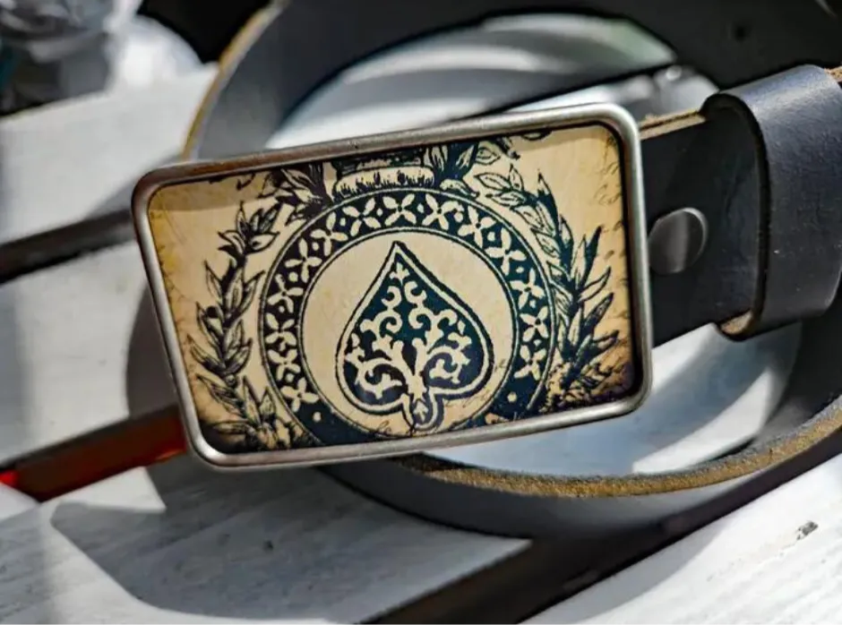 The Vintage Spade Belt Buckle