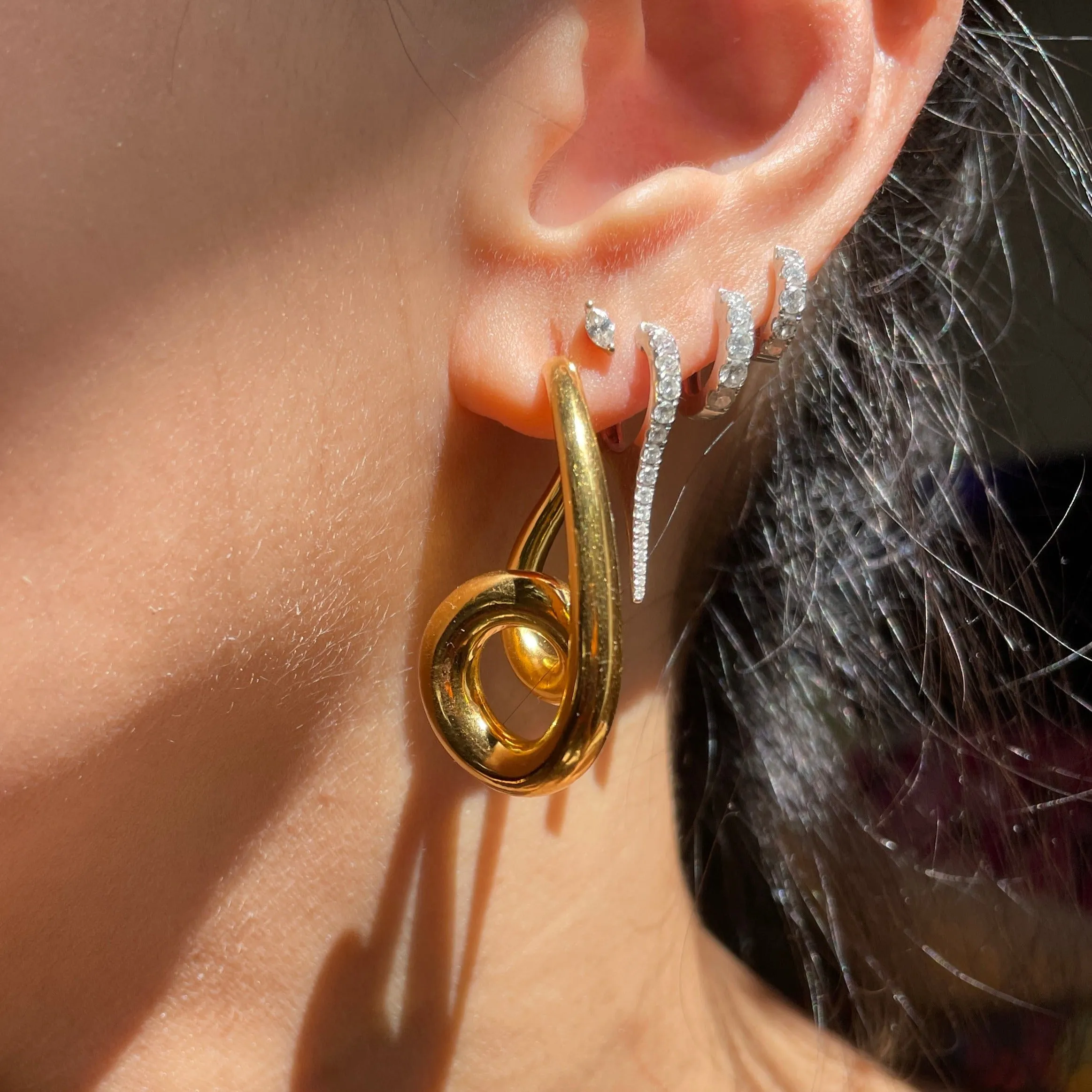 Vintage 18k Abstract Loop Earrings