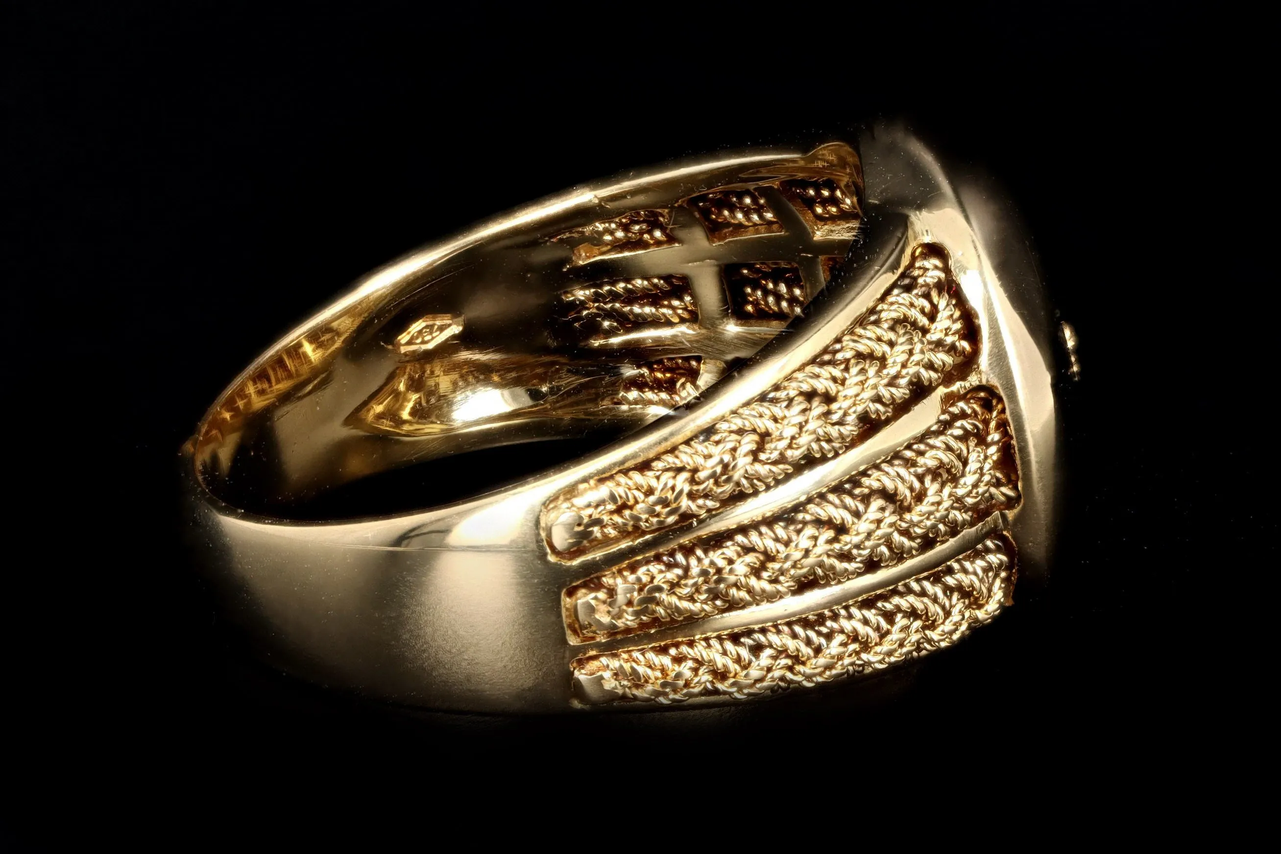 Vintage 18K Yellow Gold Buckle Ring