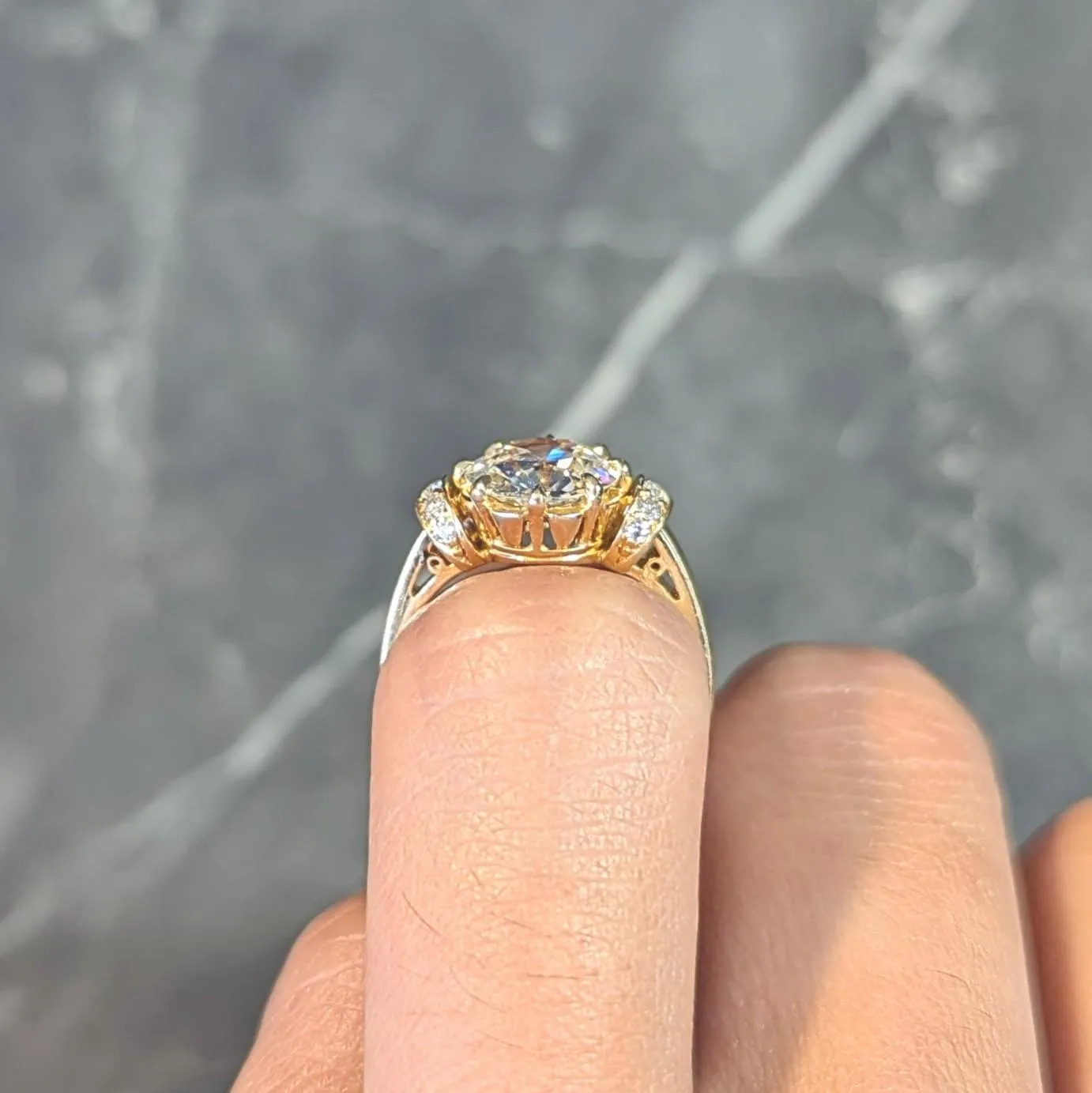 Vintage 1.90 CTW Old European Cut Diamond 18 Karat Yellow Gold Engagement Ring GIA