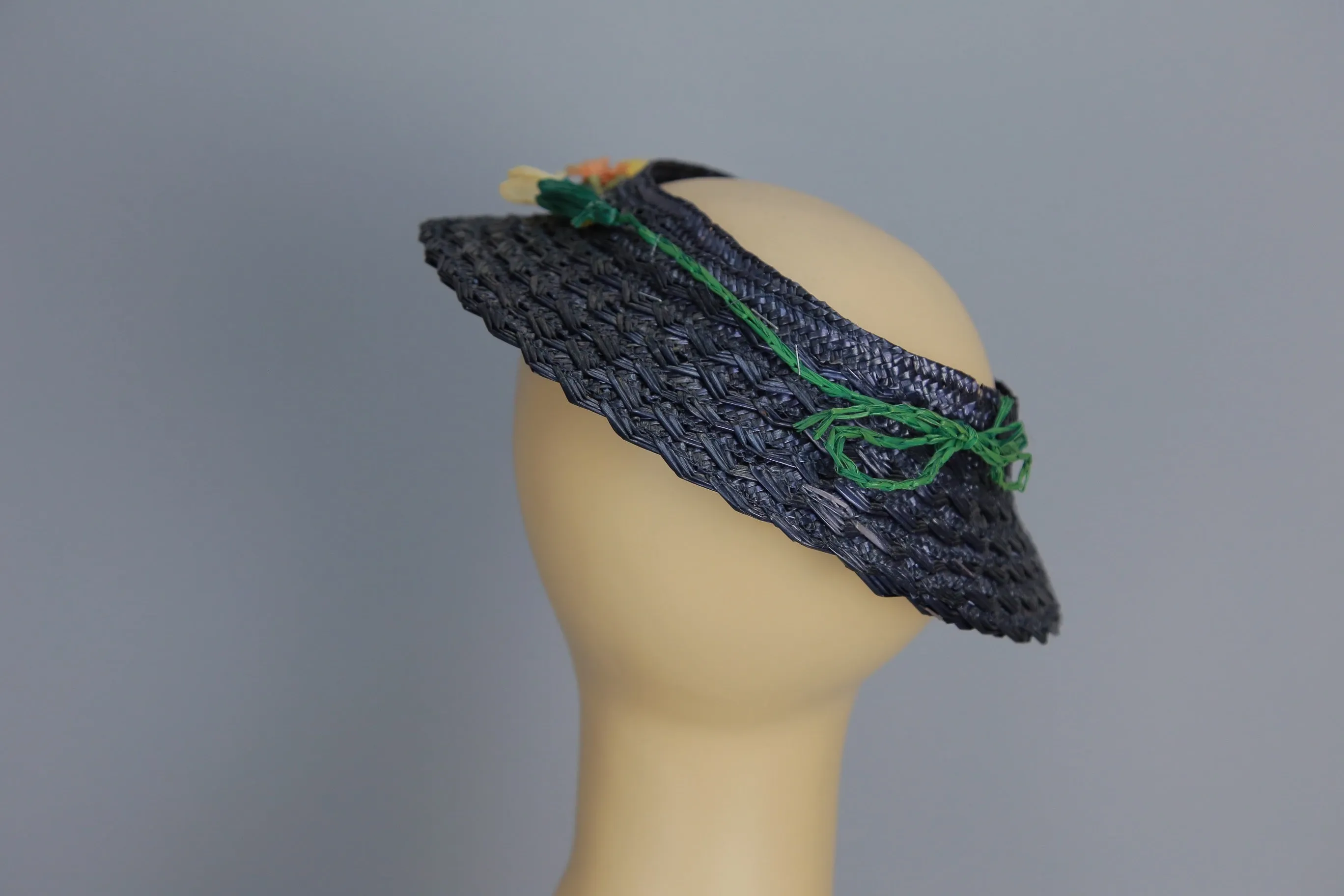 Vintage 40s navy straw tilt hat floral trim