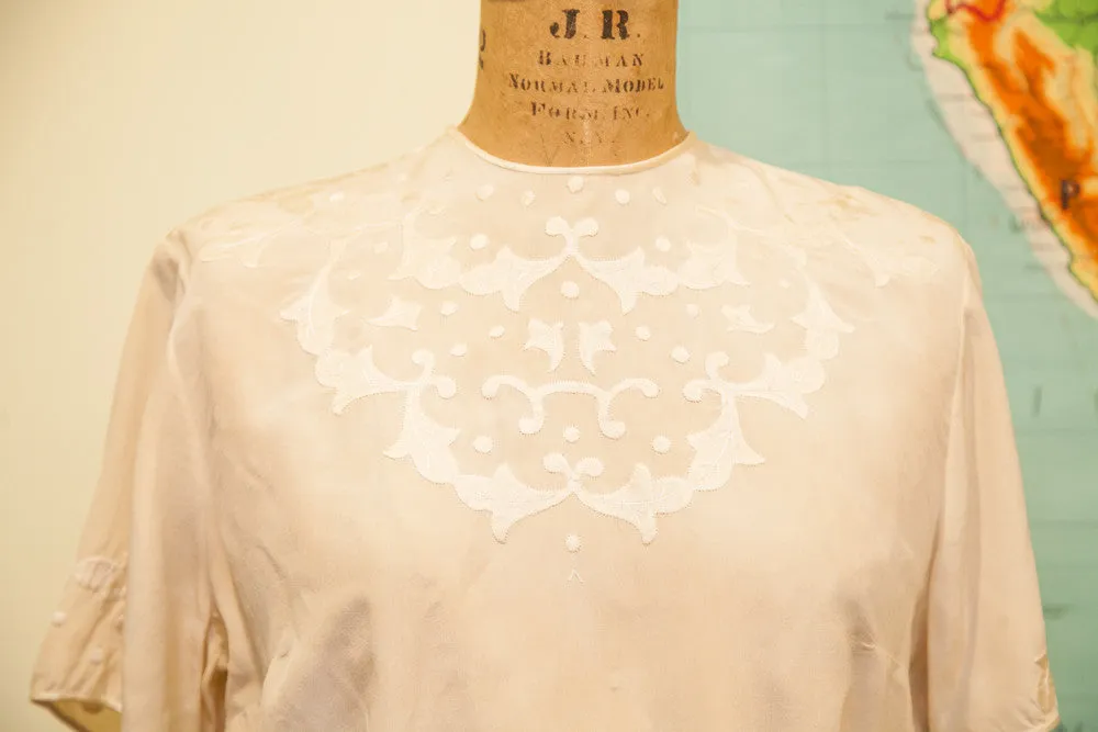 Vintage 50s Tailored Woman Silk Embroidered Blouse