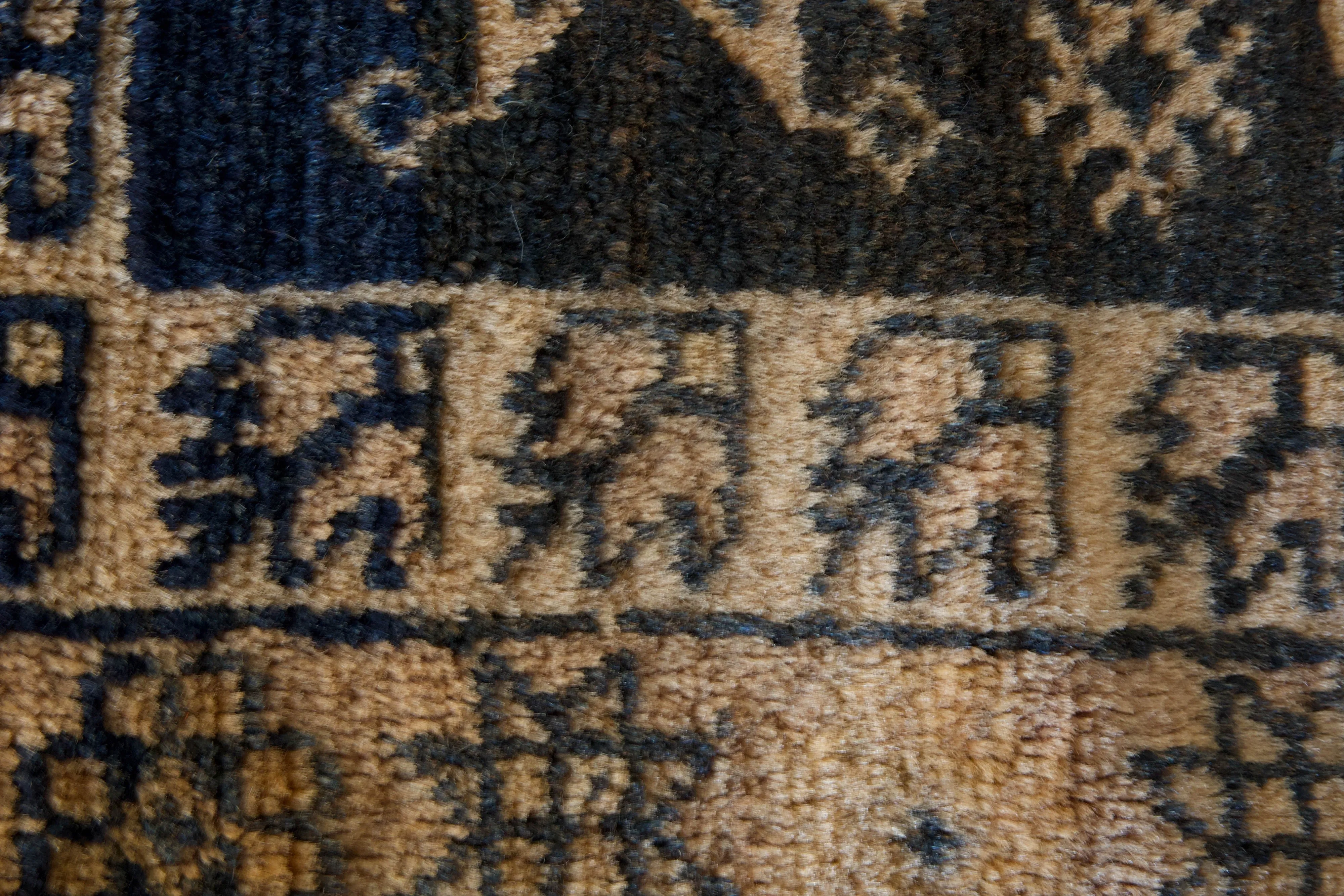 Vintage central Anatolian Rug 2'4"x4'