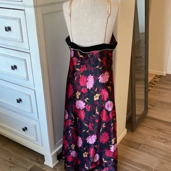 Vintage Halston L floral nightgown