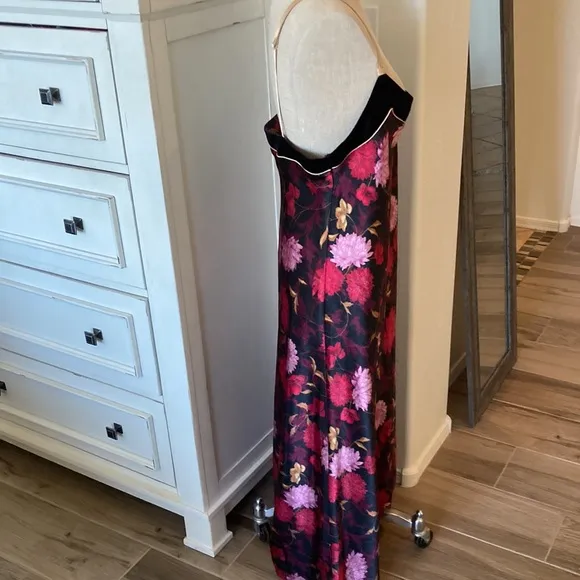 Vintage Halston L floral nightgown